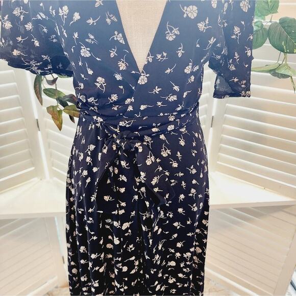 WILDFOX WRAP FLORAL DRESS SIZE XS - Picture 5 of 9